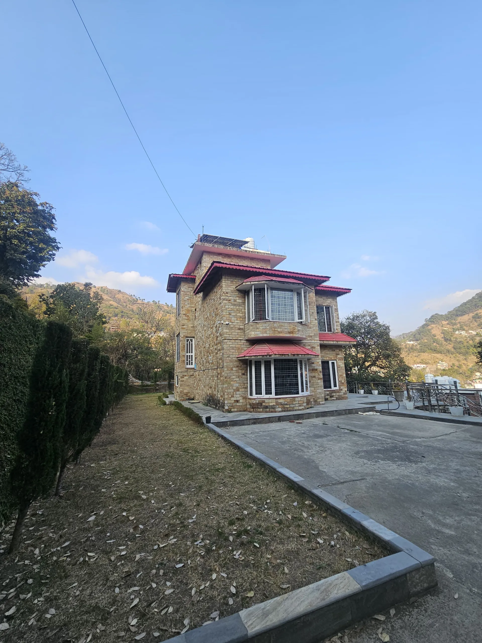 Traditional Kumaoni feast prepared at Obhula Heights