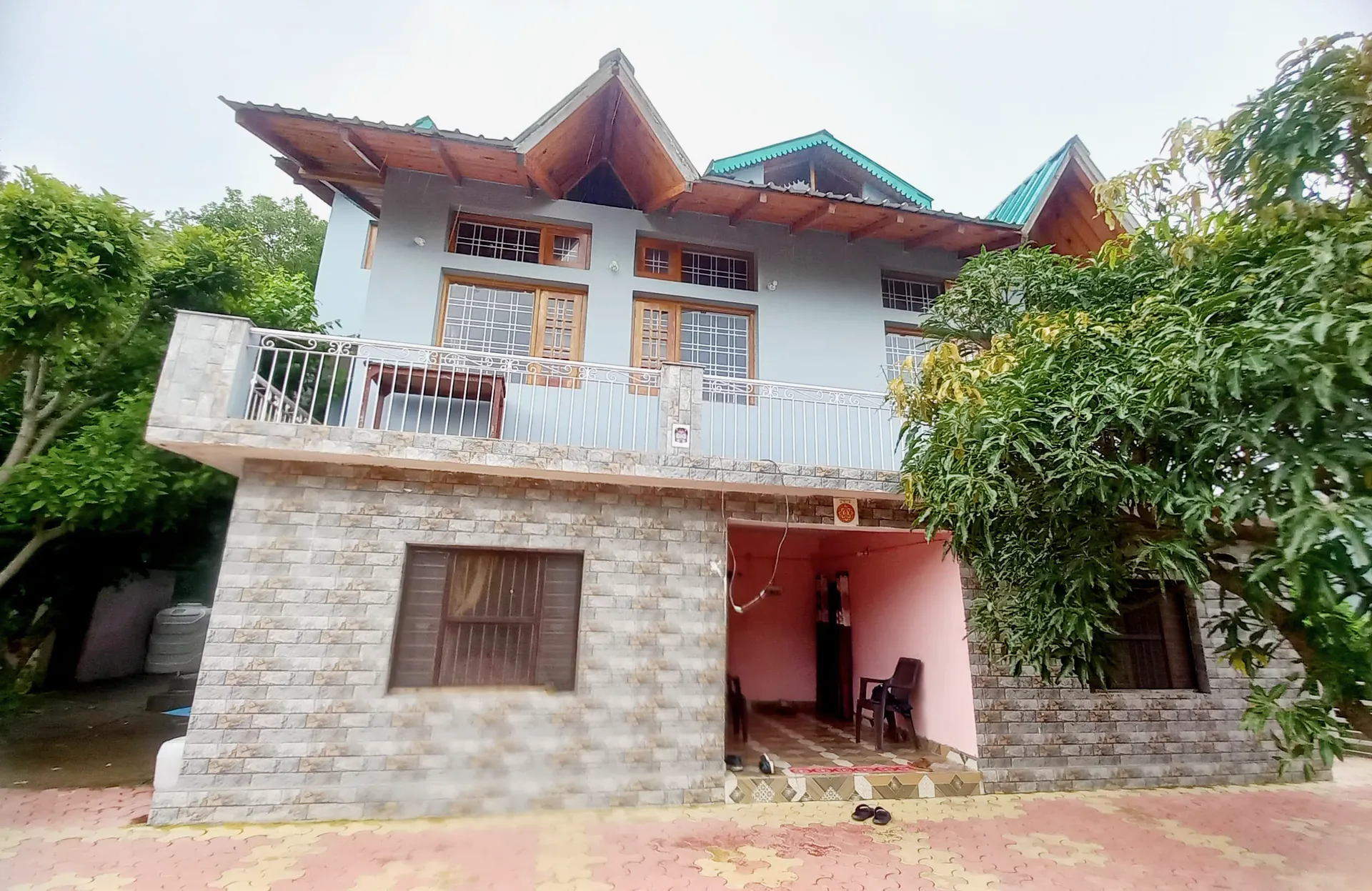 Deluxe room with traditional wooden interiors